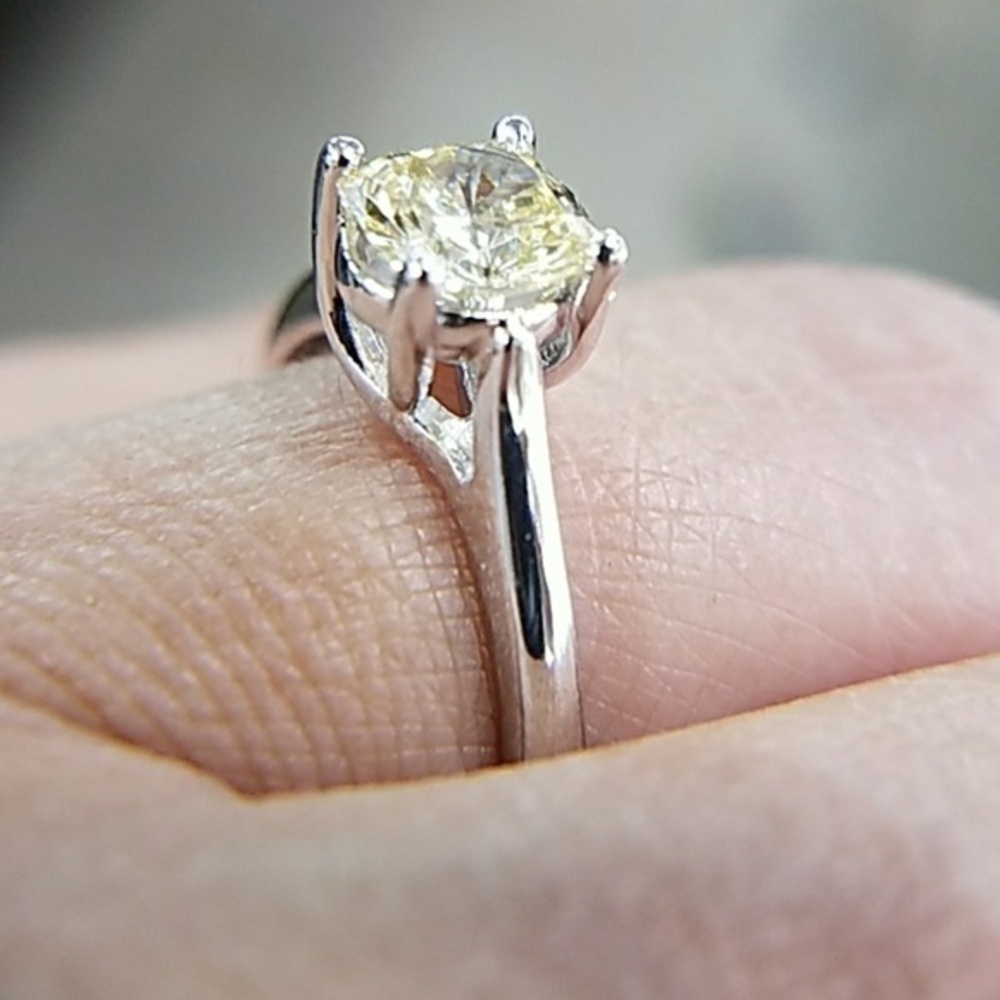 14k White Gold Engagement Ring 1ct Round Size 7